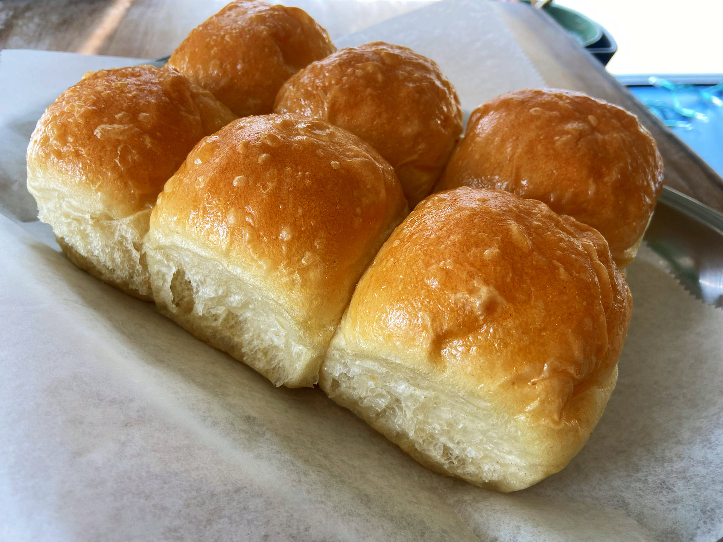 DINNER ROLLS